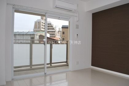 内装:参考写真