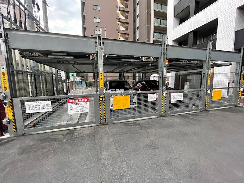 エンクレスト呉服町 駐車場