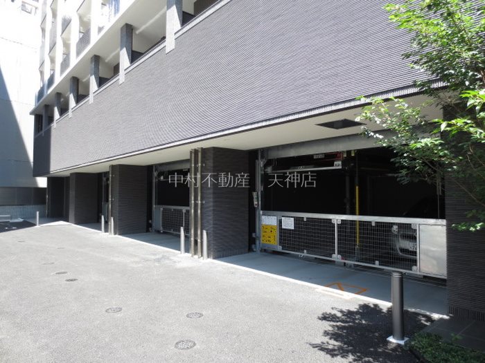 エンクレスト天神MERS 駐車場