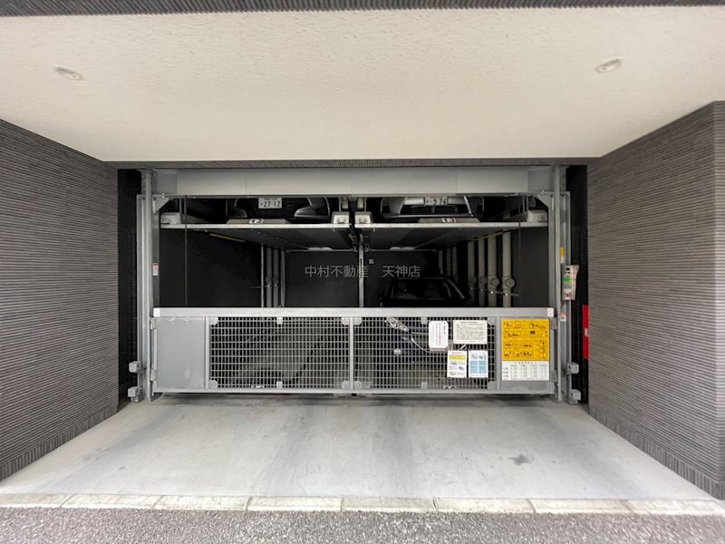 エンクレスト天神MERSⅡ 駐車場