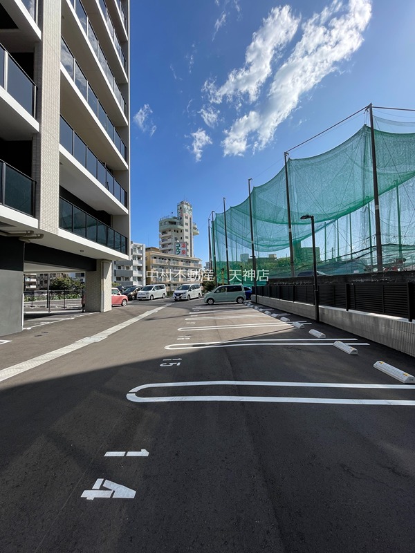 エイリックスタイル大橋南Ⅱフェリア 駐車場