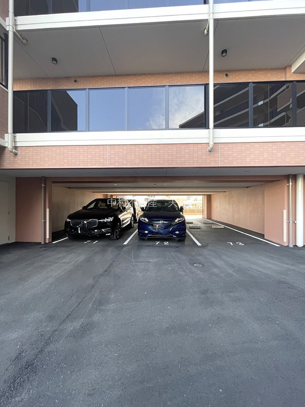 アクタス博多グランミライ 駐車場
