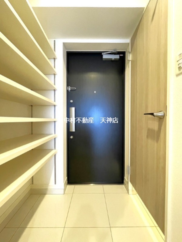  RLIV'S 天神南 玄関