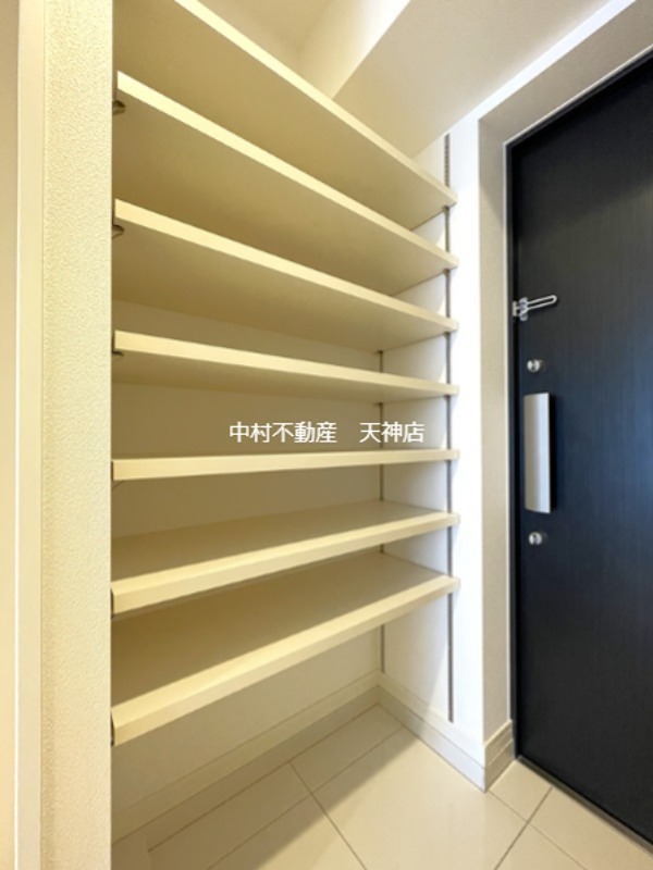  RLIV'S 天神南 収納