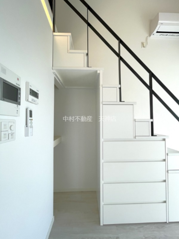  RLIV'S 天神南 収納