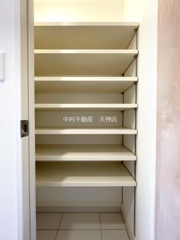 RLIV'S 天神南 収納