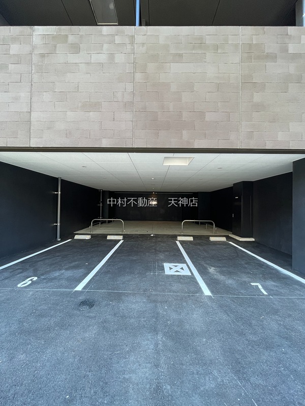 ラクレイス香椎駅前 駐車場