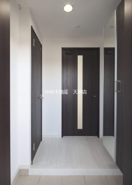 LIBTH白金 玄関