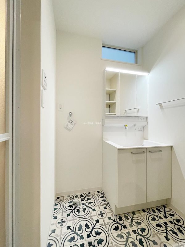 向野の青い家 その他