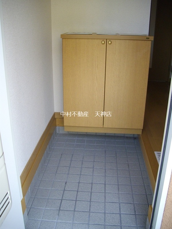 カーサヴェルデＣ棟 玄関