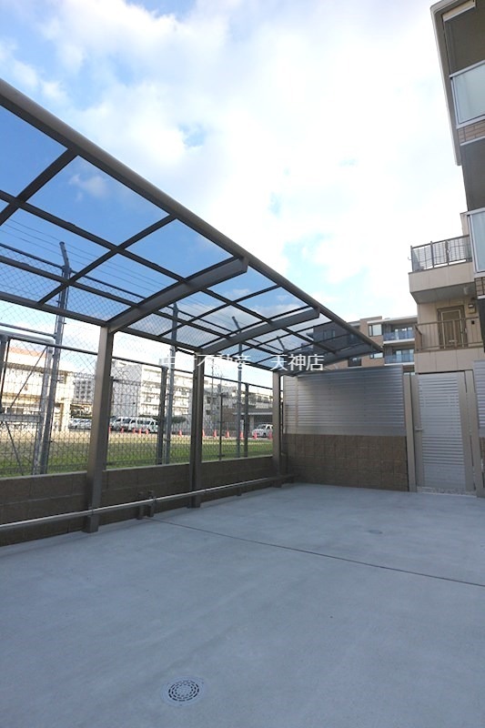 D-room六本松駅西 駐車場