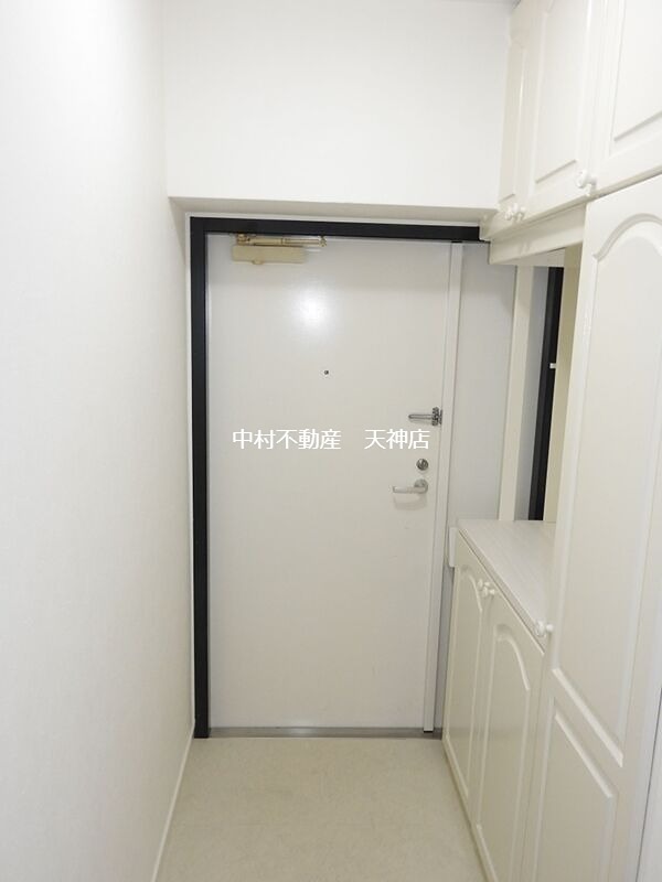 日商岩井福凌マンション 玄関