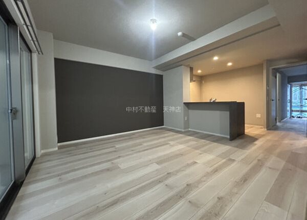 内装:参考写真