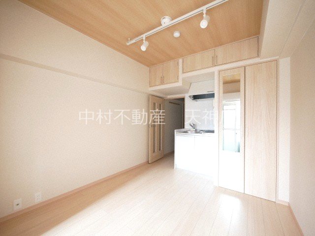 内装:参考写真