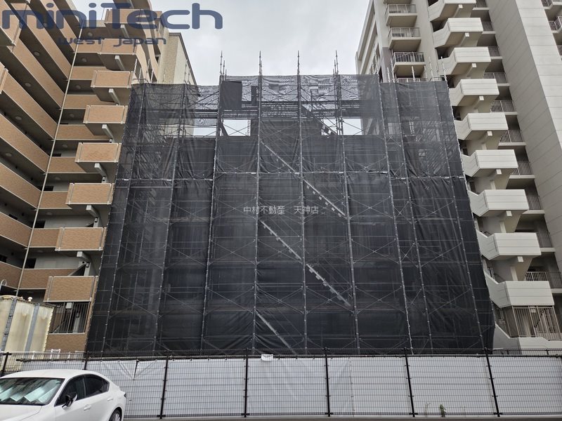 外装:建築途中